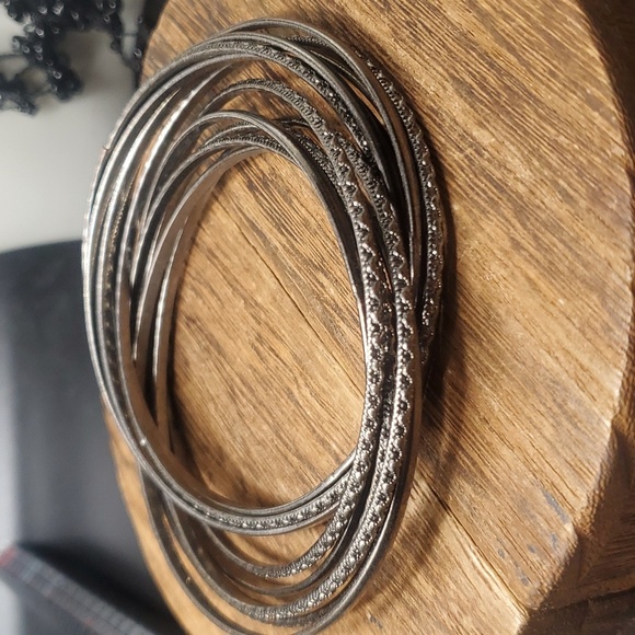 B3236 stack of bracelets - Picture 1 of 2